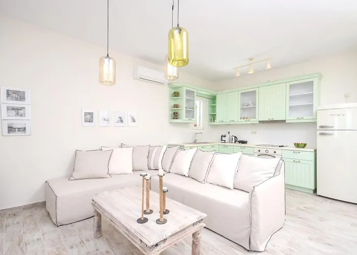 Spacious In Naxos With Sea View Βίλα Agios Arsenios